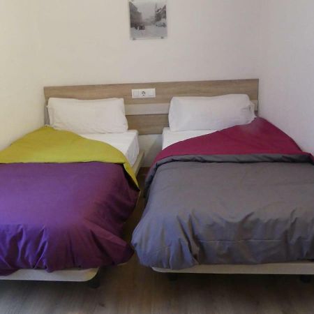 Apt 2 Acollidor Al Centre Historic De Vic Aptgarbi מראה חיצוני תמונה