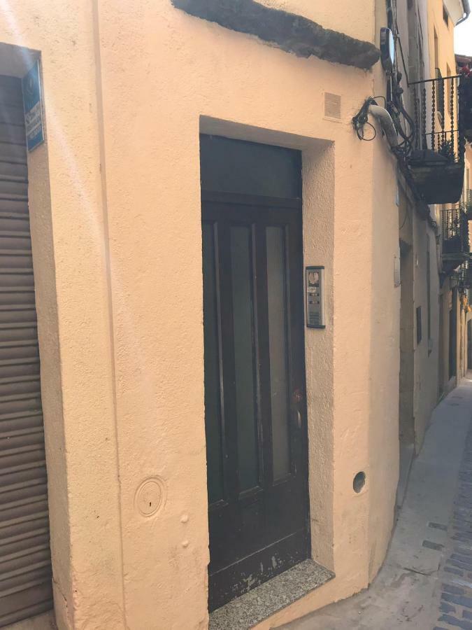 Apt 2 Acollidor Al Centre Historic De Vic Aptgarbi מראה חיצוני תמונה
